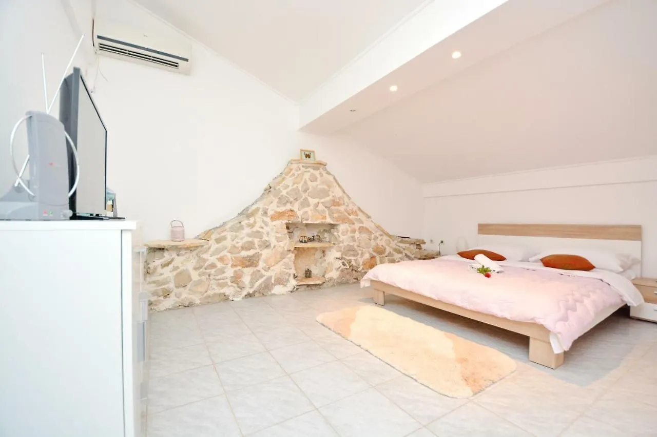Apartmani Maca Sikovo 아파트